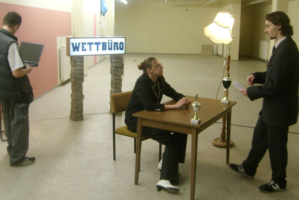 © Thilo Fröbel und Stadtteilforum IDEE 01239 aus »Up and Down«, 2008. © Hertzsch & Page.